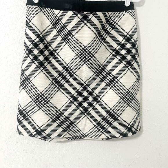 White House Black Market Dresses & Skirts - White House Black Market Women’s Size 8 Wool Blend Plaid Pencil Skirt Business